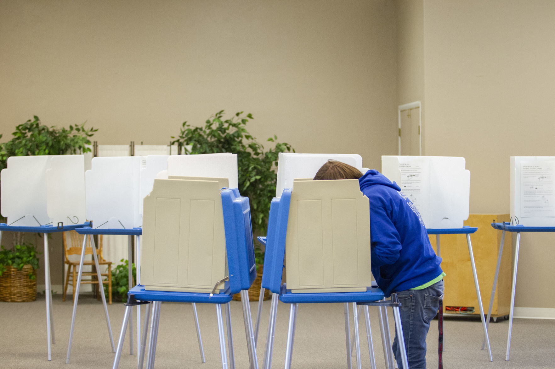 The public casts their vote